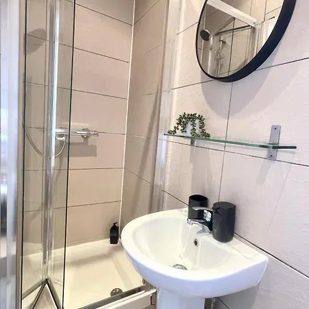 A Fantastic One Double Bedroom Flat Londres Exterior foto
