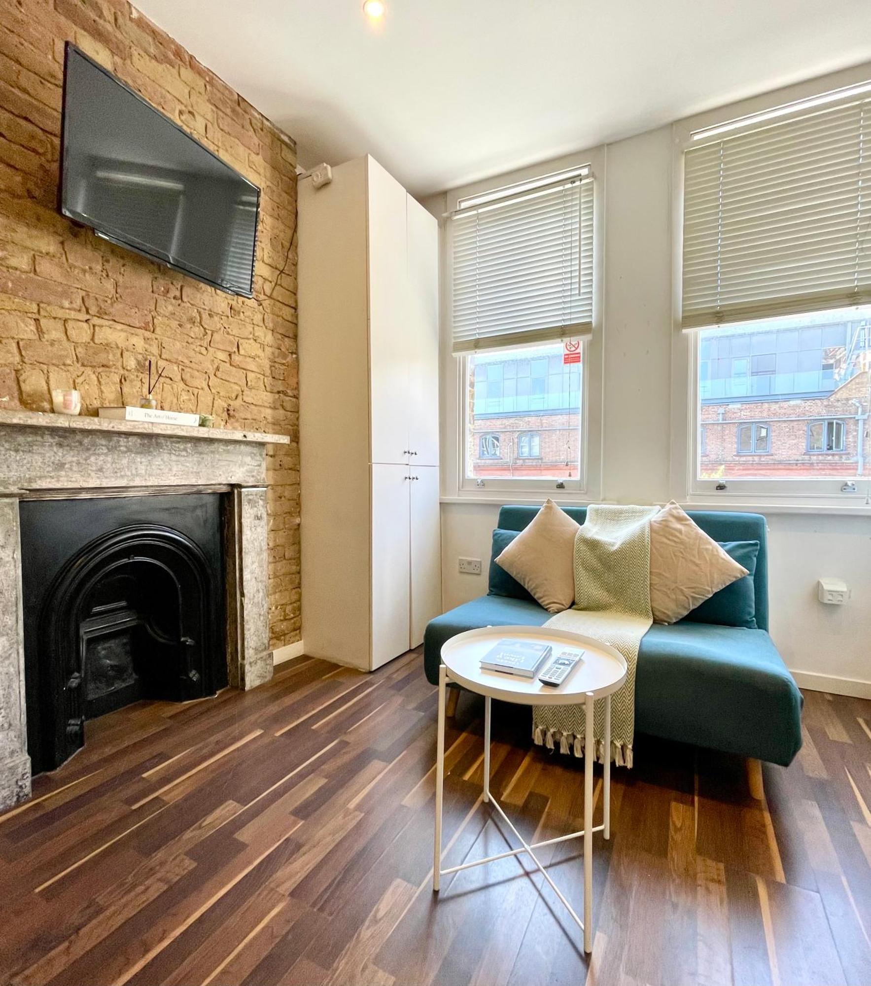 Апартаменты A Fantastic One Double Bedroom Flat